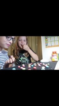 ИГРАЕМ В "ОТРАВЛЕННУЮ КОНФЕТУ"!!!