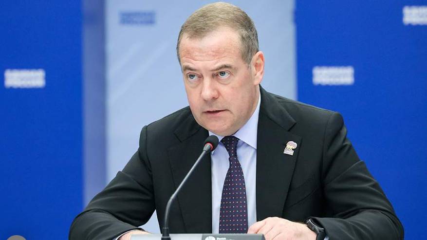 Медведев назвал сделку Трампа с ЕС унизительной для Европы и выгодной США