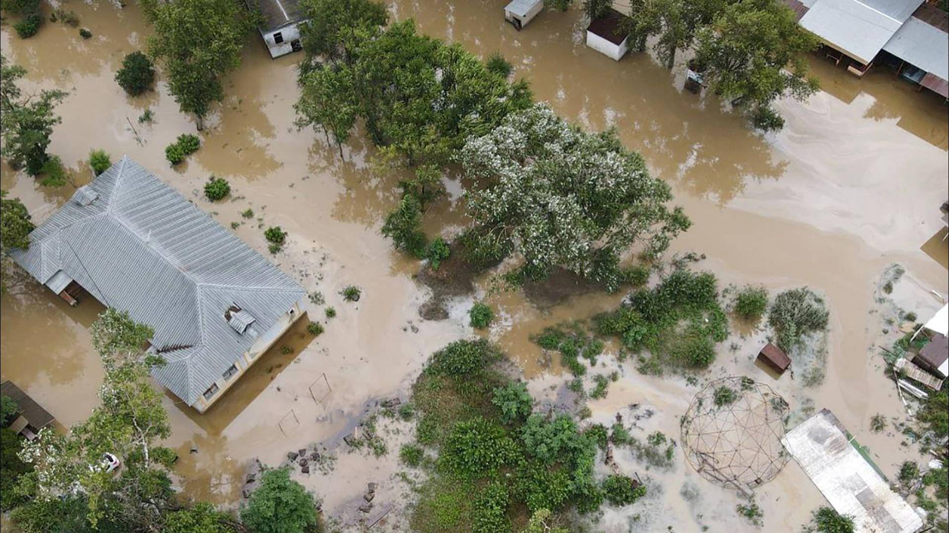 🔥 Мосты рвёт, как бумага: как наводнение на Кубани стало кошмаром для горожан