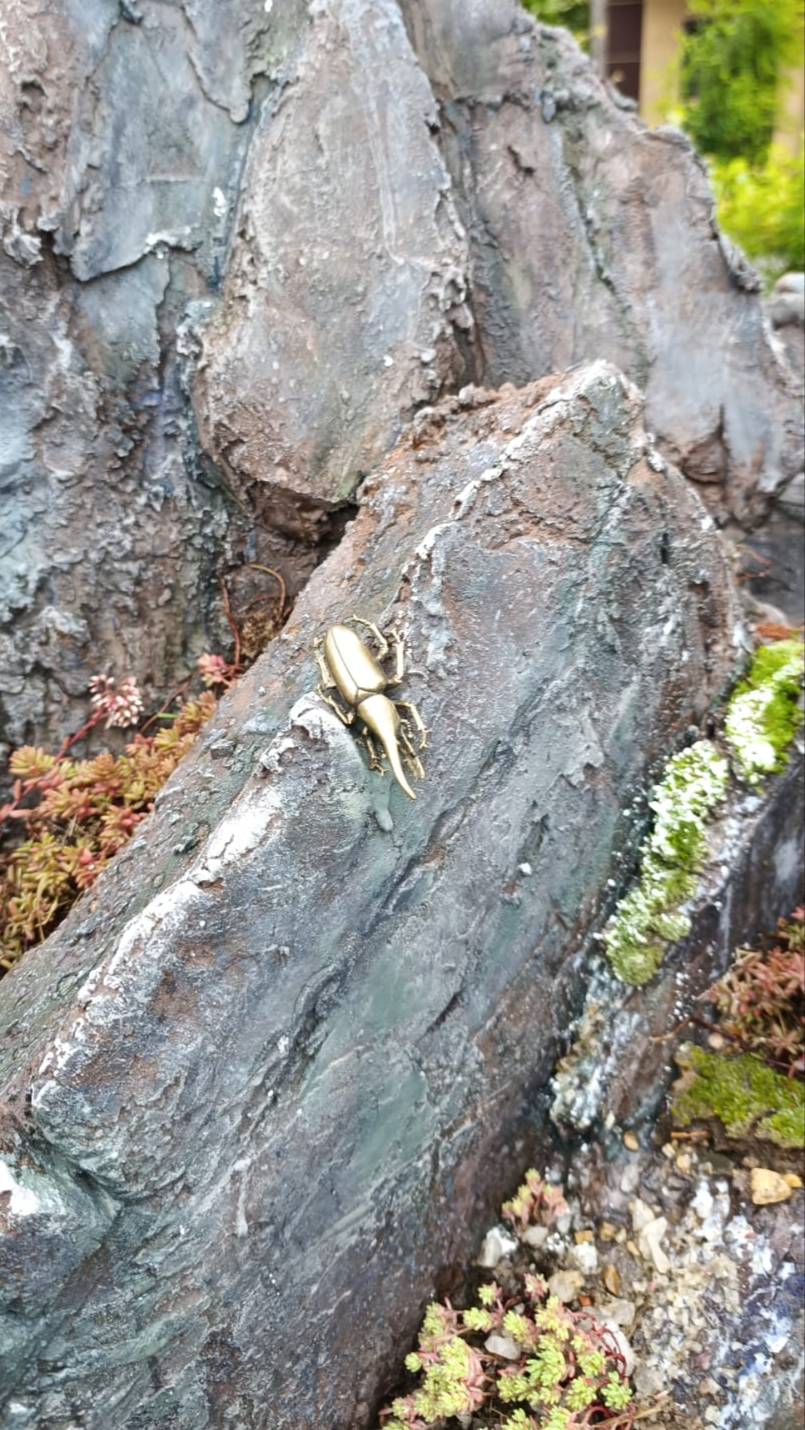 Скалы на садовом участке в Подмосковье 3