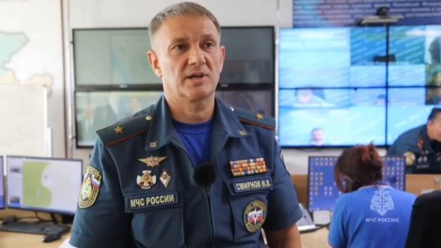 Спасатели МЧС России прибыли к месту крушения самолета