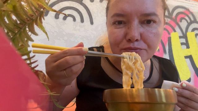 Морскую свинку свозила на операцию по удалению шишки. Зашла в Корейское кафе. Мукбанг