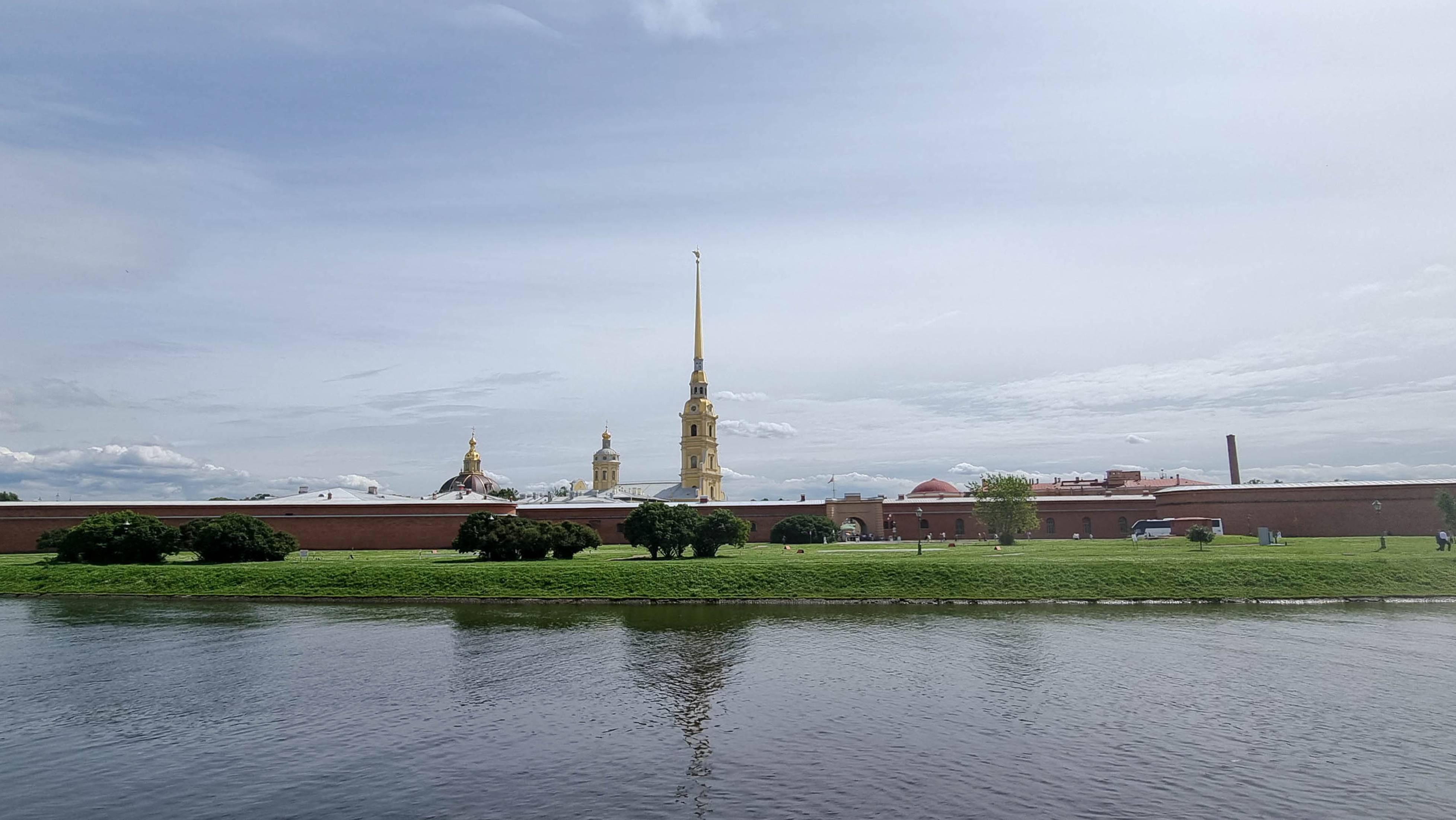 Петропавловская крепость в Санкт-Петербурге. 7.07.2025г.