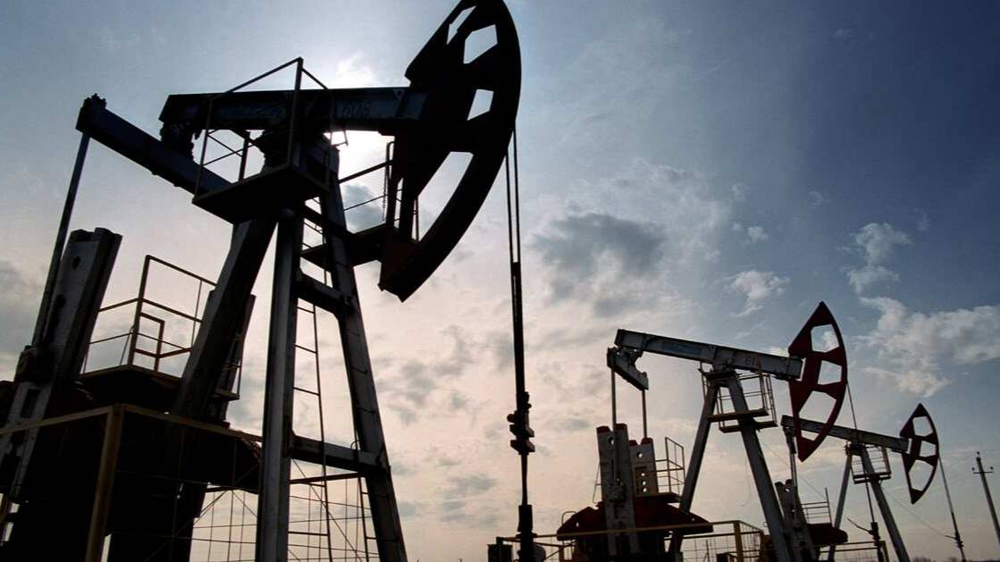 Цена нефти Brent упала ниже 67 долларов за баррель впервые со 2 июля