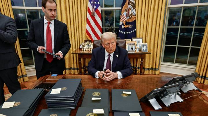 Трамп в среду выступит с заявлением в Овальном кабинете Белого дома