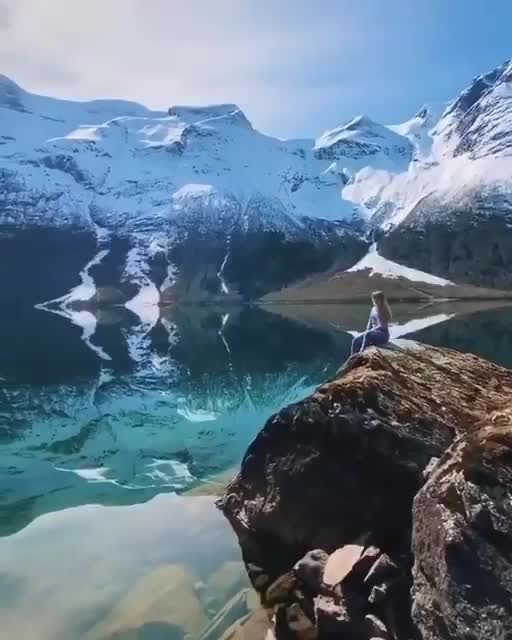 📍Озеро Lovatnet, Норвегия 🇳🇴