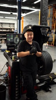 Фирменный шиномонтаж с адаптацией и балансировкой на стендах Hunter для BMW M3 Touring