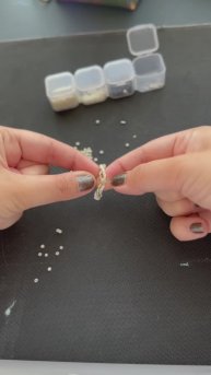 Кольцо из бисера перекрученное