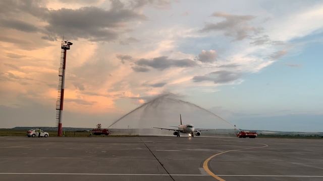 Водная арка в аэропорту "Гагарин"