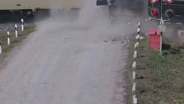 Ж.Д. переезд, не делайте так никогда!