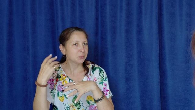 "Я не спасаю, я включаю свет". Интервью с Флеер Ниной.