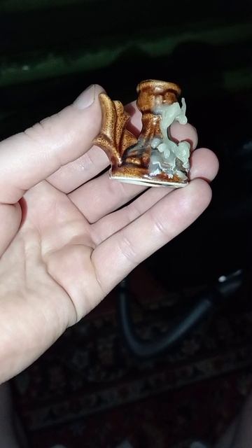 СТРАННАЯ ШАХМАТНАЯ ФИГУРА