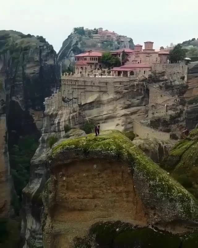 📍Meteora, Greece 🇬🇷