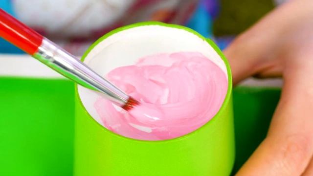 Видео про игрушки Май Литл Пони. Пони Радуга Дэш и Пинки Пай готовят пиццу. Готовлю игрушкам