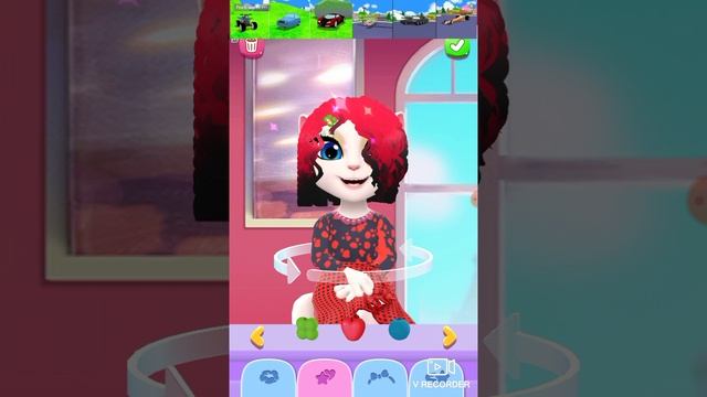 Ухаживают за Анжелой😽