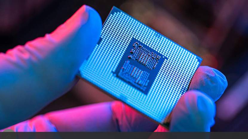 Трамп сообщил о намерении ввести пошлины в 100% на импорт чипов и полупроводников