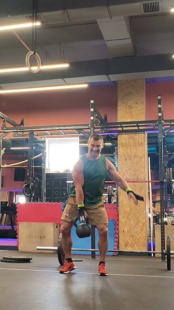 Гребля, кольца, гиря, гребля.