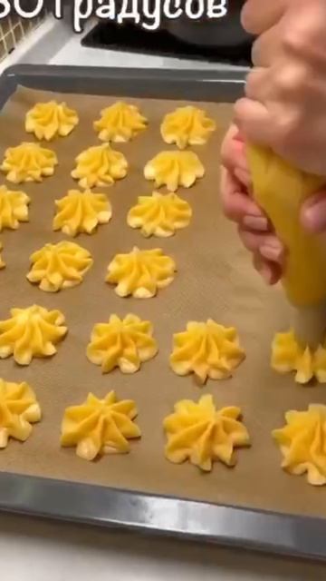 десерт профитроли