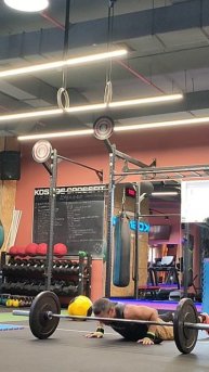 Меткон. ЕМОМ 20'. Скакалка, перекладина, канат, бурпи, прыжки через короб, броски мяча.