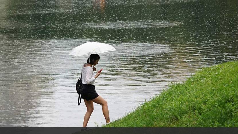 Синоптики спрогнозировали дождь и температуру до +20 градусов в Москве 7 августа