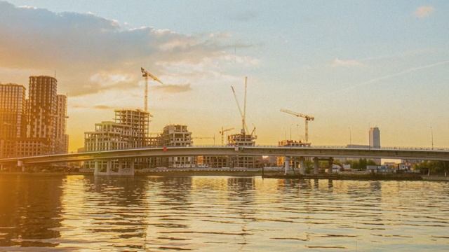 С Днем строителя!