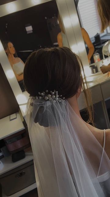 Процесс создания прически для невесты