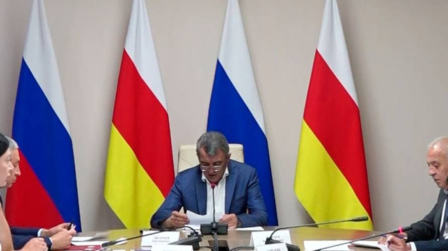 Сергей Меняйло провёл заседание Комиссии по ЧС