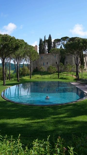 Пчела - Остаюсь @pchela-music #пчела #остаюсь #мегахит #топ #дискотека2025 #хиты2025 #танцы