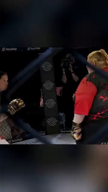 Самый нелепый нокаут в истории боёв!