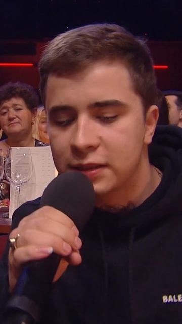 Исполнил свой хит вживую 😍