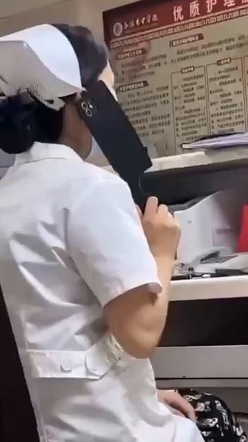 Телефон на ручке медсестры