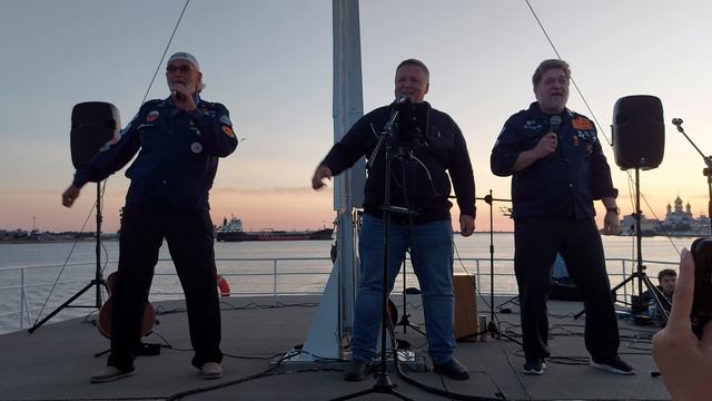 Концерт ветеранов студенческих отрядов на корабле. (1)