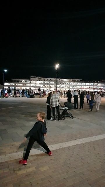 Чкаловск😎
Русские Крылья👍
9 Августа✨🔥
Было круто и атмосферно 🔥 🌞
Ушёл в дальние плавание 🏊 😏