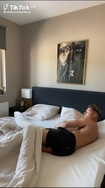 Девушка - будильник! )))