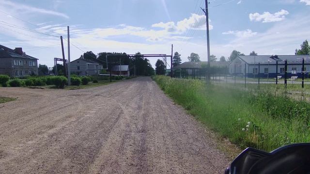 Далеко от дома на мопеде . Встретился лось.