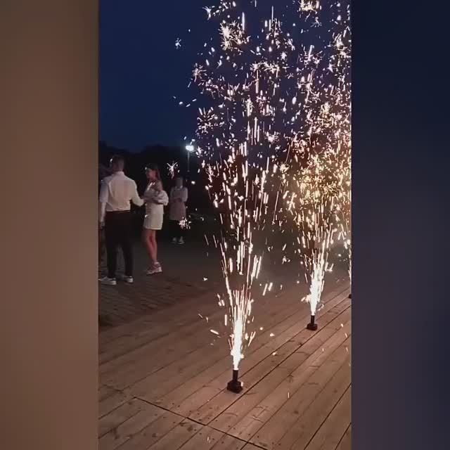 Холодные золотые фонтаны - Свадебный парк "Клевер"