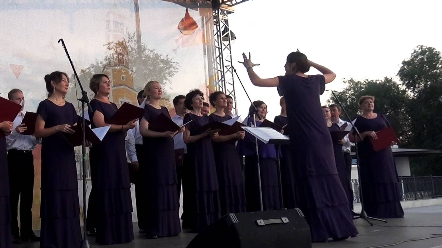 «Вдоль по Питерской». Оренбургский камерный хор