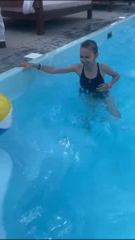 Чуть не утонула?