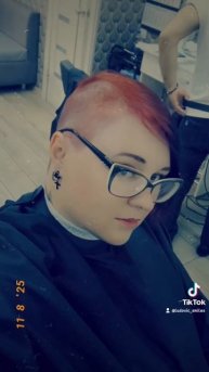 На улице гром, во время стрижки)
Потому что я слишком уверена в себе)) #новыйобраз #стрижка #парикма