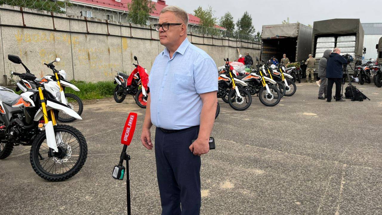 Принял участие в отправке 142 гуманитарного конвоя от КПРФ на СВО