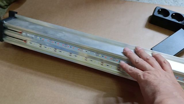 Светильник для аквариума ЗелАква LED белый+сине-красный 120 см