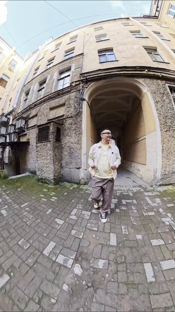 Ложные парадные Петербурга: зачем их прятали в арках?