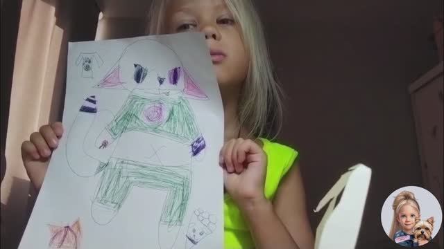 Показываю свои рисунки.