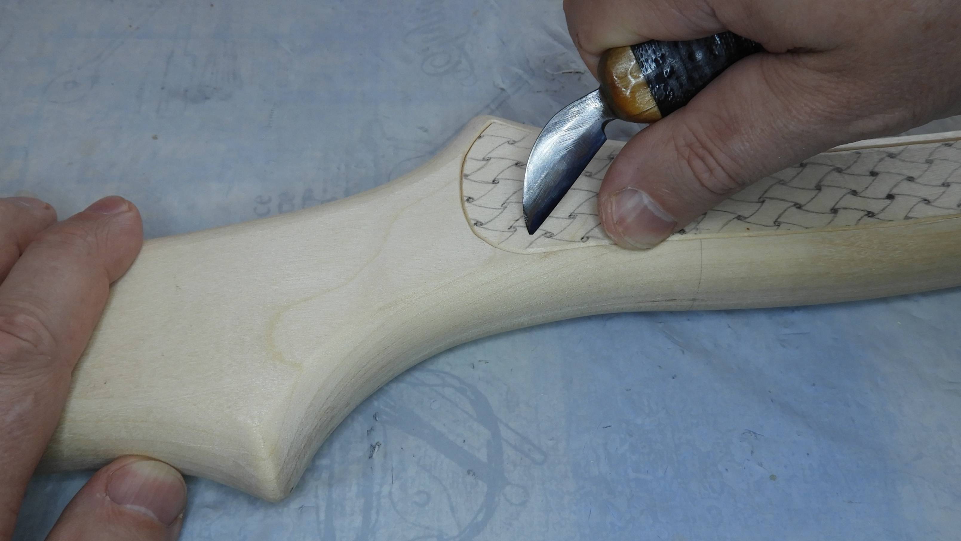 Плетенка «ВОЛНА С ПРОЖОГОМ» на топорище #19 / A drawing on an Ax