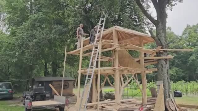 НА ХУТОРЕ ЗАМОШЬЕ СТРОЙКА! КОМАРЫ НАЧАЛИ АПЛОДИРОВАТЬ!