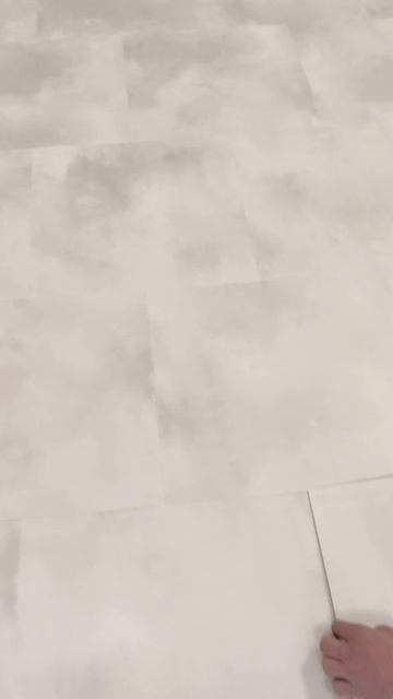 Укладка кварцвинила на клей.