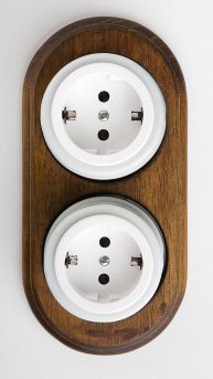 Розеток мало не бывает