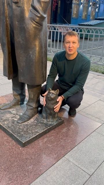 Угадали писателя? 😉