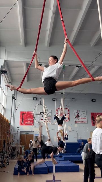 шпагатик в воздухе #шпагатyappy