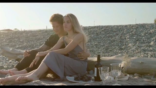 НА КАЧЕЛЯХ!